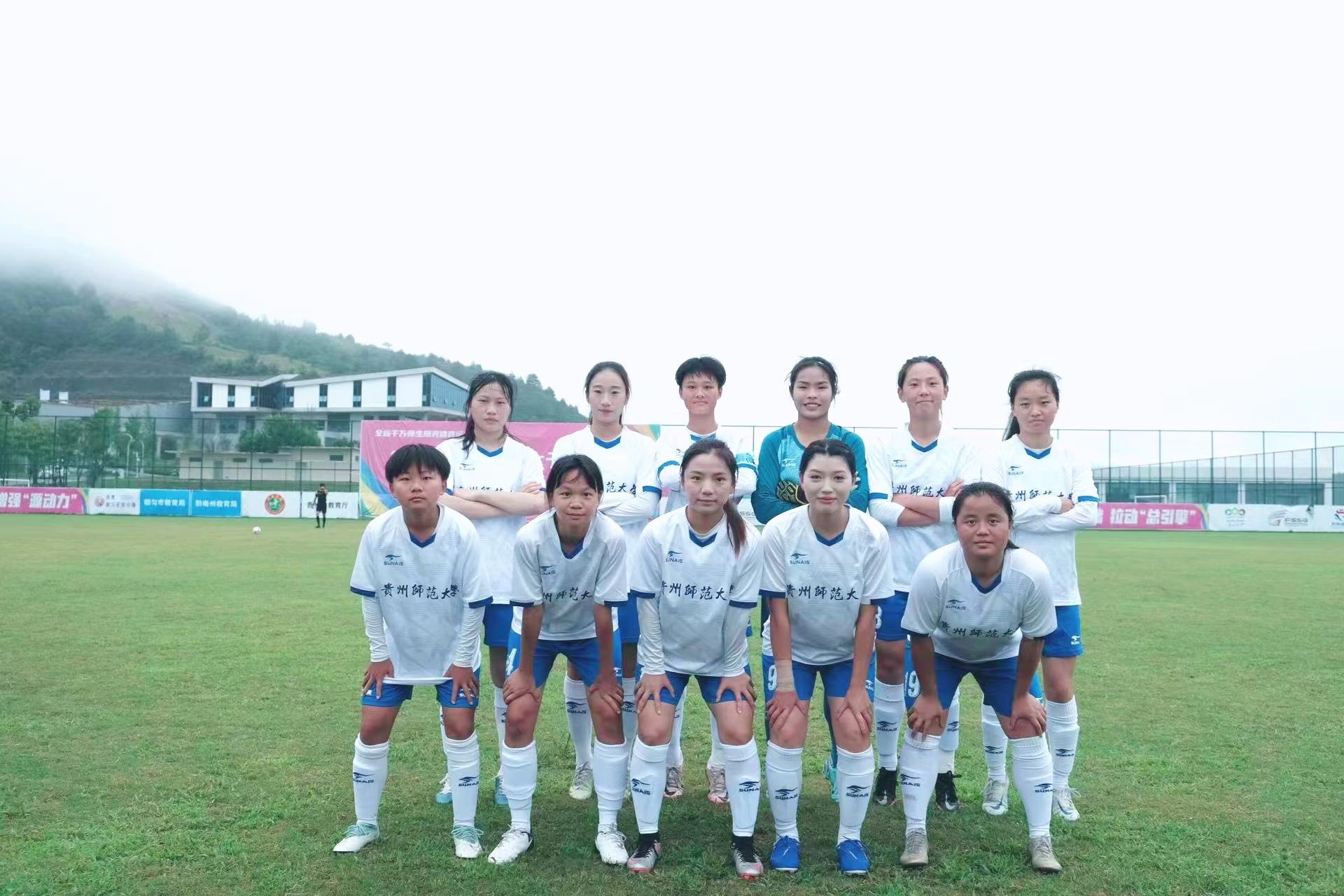 关于女足比赛球员做客校园，助力学生足球运动的信息